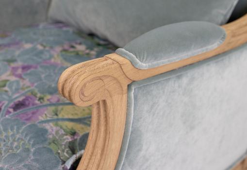 Fauteuil de style Louis XVI réalisé en Chêne massif  Tissu FSM  SEULEMENT1 DISPONIBLE