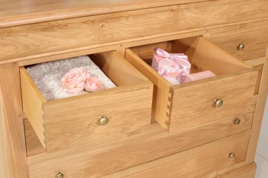 Commode 7 tiroirs réalisée en Chêne Massif de style Louis Philippe seulement 1 disponible