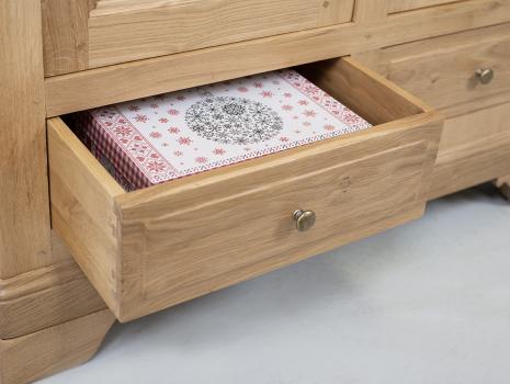 Petite Amoire Léo réalisée en Chene Massif de style Louis Philippe SEULEMENT 1 DISPONIBLE