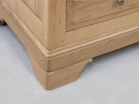Petite Amoire Léo réalisée en Chene Massif de style Louis Philippe SEULEMENT 1 DISPONIBLE