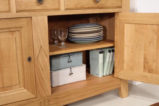Buffet 2 portes 3 tiroirs Oliver réalisé en Chêne massif de style Directoire 